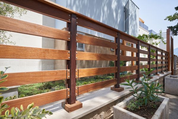 Fence Refurbishment