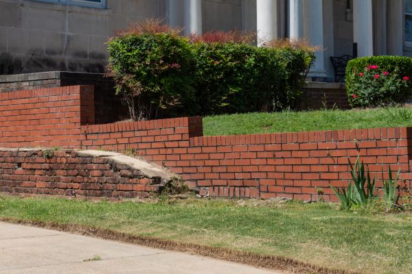 Retaining Wall Cleaning Service